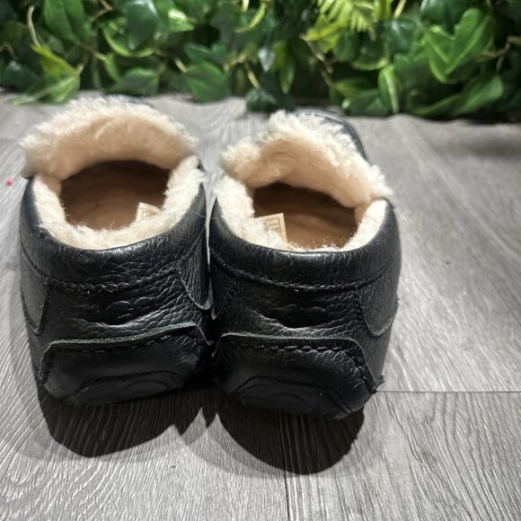 UGG Slip-On Slipper 5379B Men\'s 10 Black Leather Faux Fur Insole Comfort main image 9